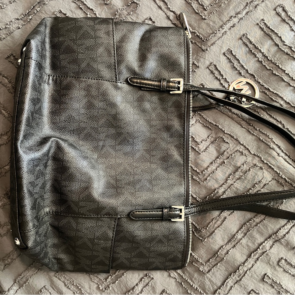 Michael Kors Black Leather Shoulder Bag - Picture 2 of 4